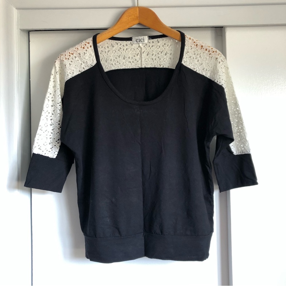 Cici Vancouver 3/4 sleeve top with lace